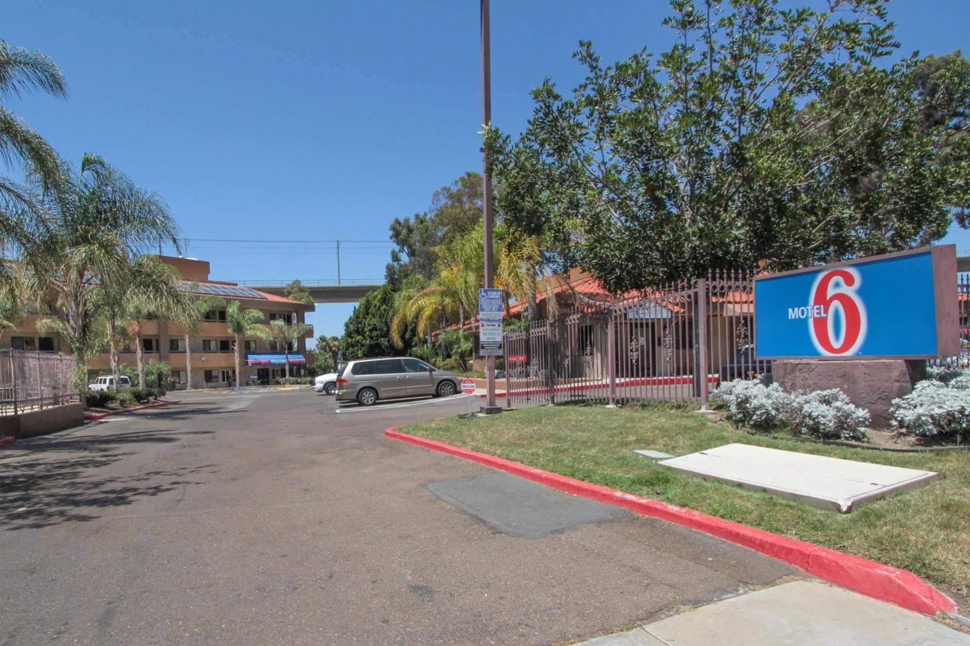 Motel 6 San Diego - Mission Valley Exterior photo